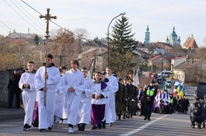 ЦЕРЕМОНІЯ ПЕРЕПОХОВАННЯ РЕШТОК ВОЇНІВ ВІЙСЬКА ПОЛЬСЬКОГО НА ЛЬВІВЩИНІ ЗА УЧАСТЮ ВИСОКИХ ГОСТЕЙ
